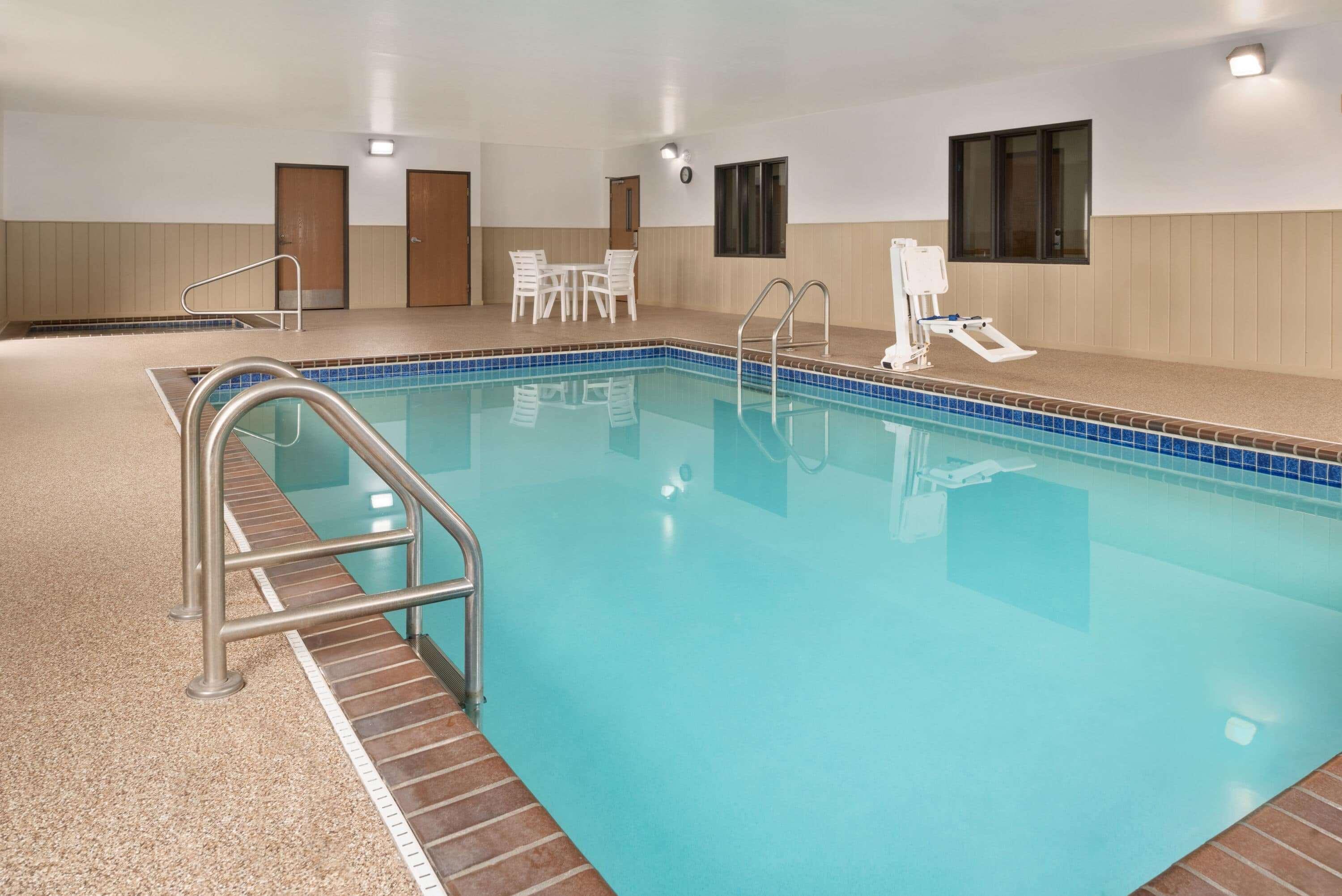 Super 8 By Wyndham Sioux Falls Exterior photo