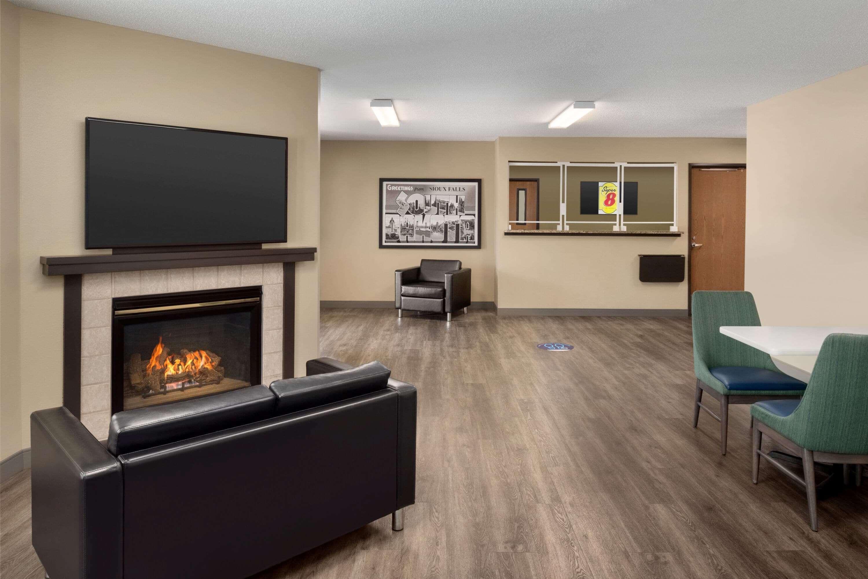 Super 8 By Wyndham Sioux Falls Exterior photo